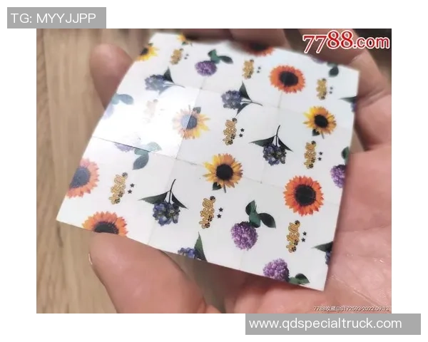 怀旧足球球星卡老人与珍藏往事的温情记忆