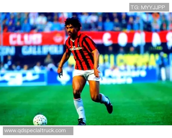 足球女神风采尽显 球星背后的她如何打破传统界限